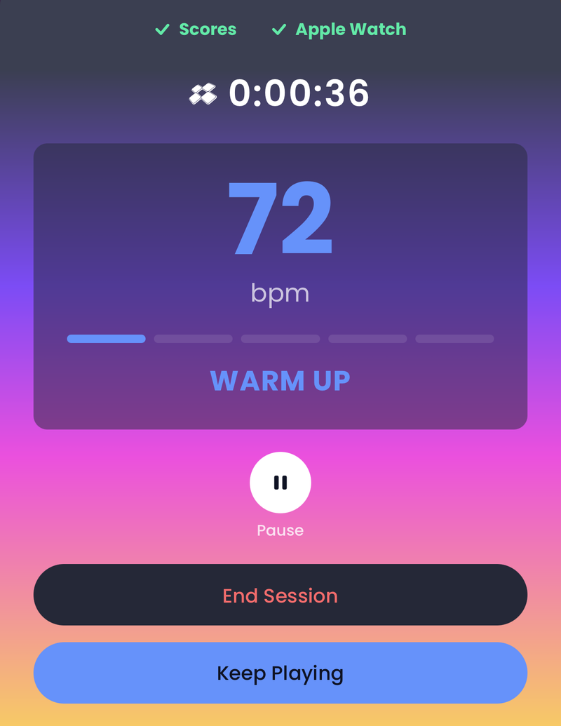 ワークアウト中のUpscoreアプリ：スコアとApple Watchが接続済み、進行中のタイマー、ウォームアップゾーンの心拍数72 bpm、一時停止・終了・続けるのボタン